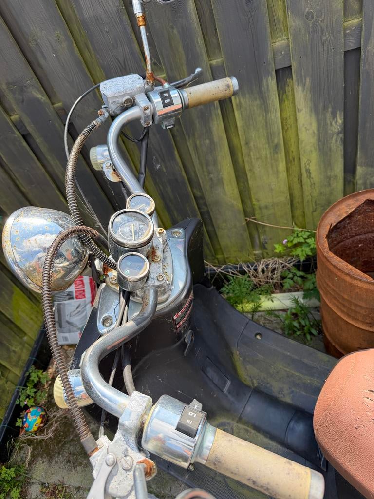 Santini scooter - opknapper, start niet, Fietsen en Brommers, Scooters | Overige merken, Ophalen, Gebruikt