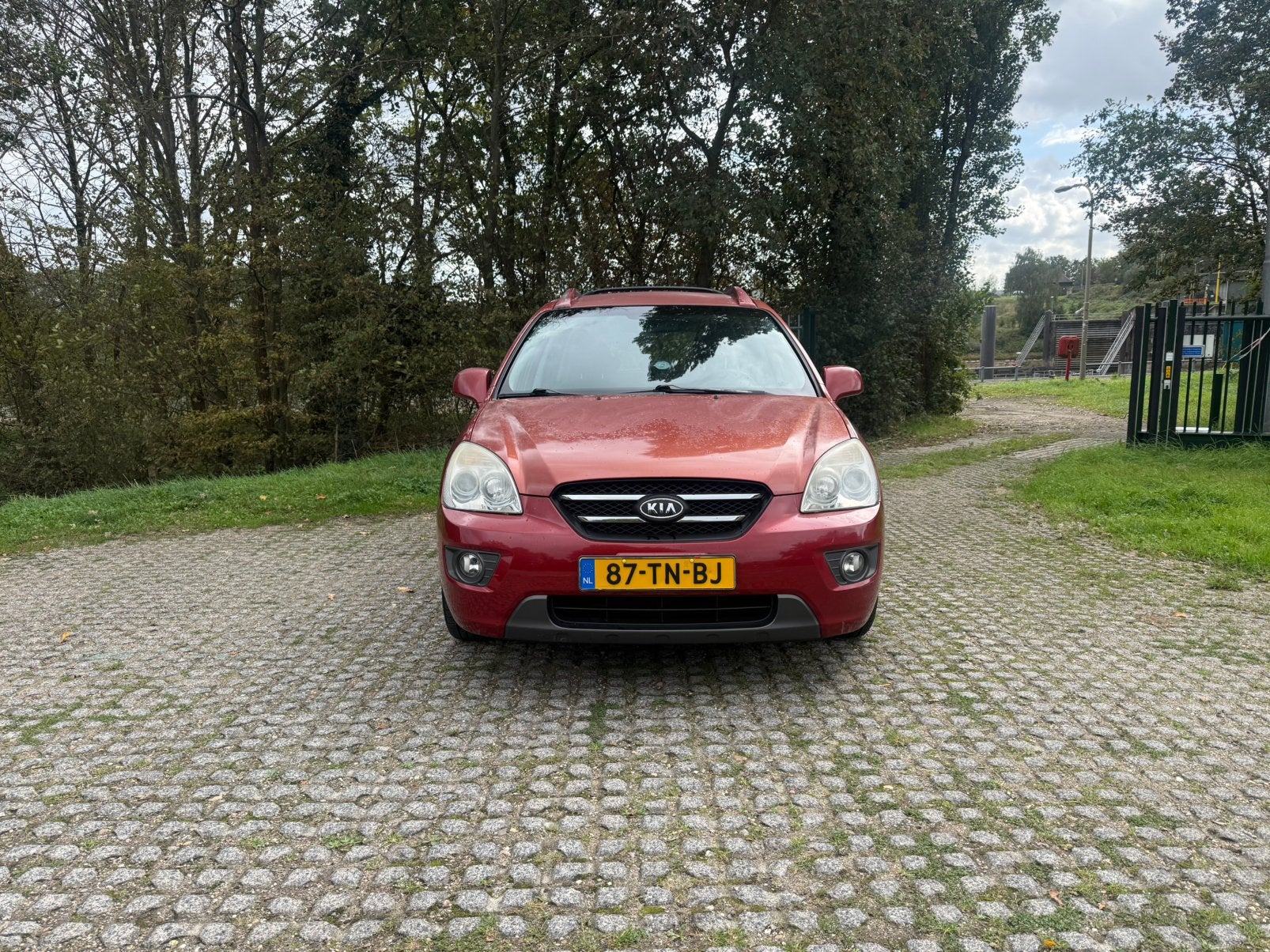 Kia Carens 2.0 Cvvt CLIMA  CRUISECONTROL APK TOT, Voorwielaandrijving, 1998 cc, 4 cilinders, 700 kg