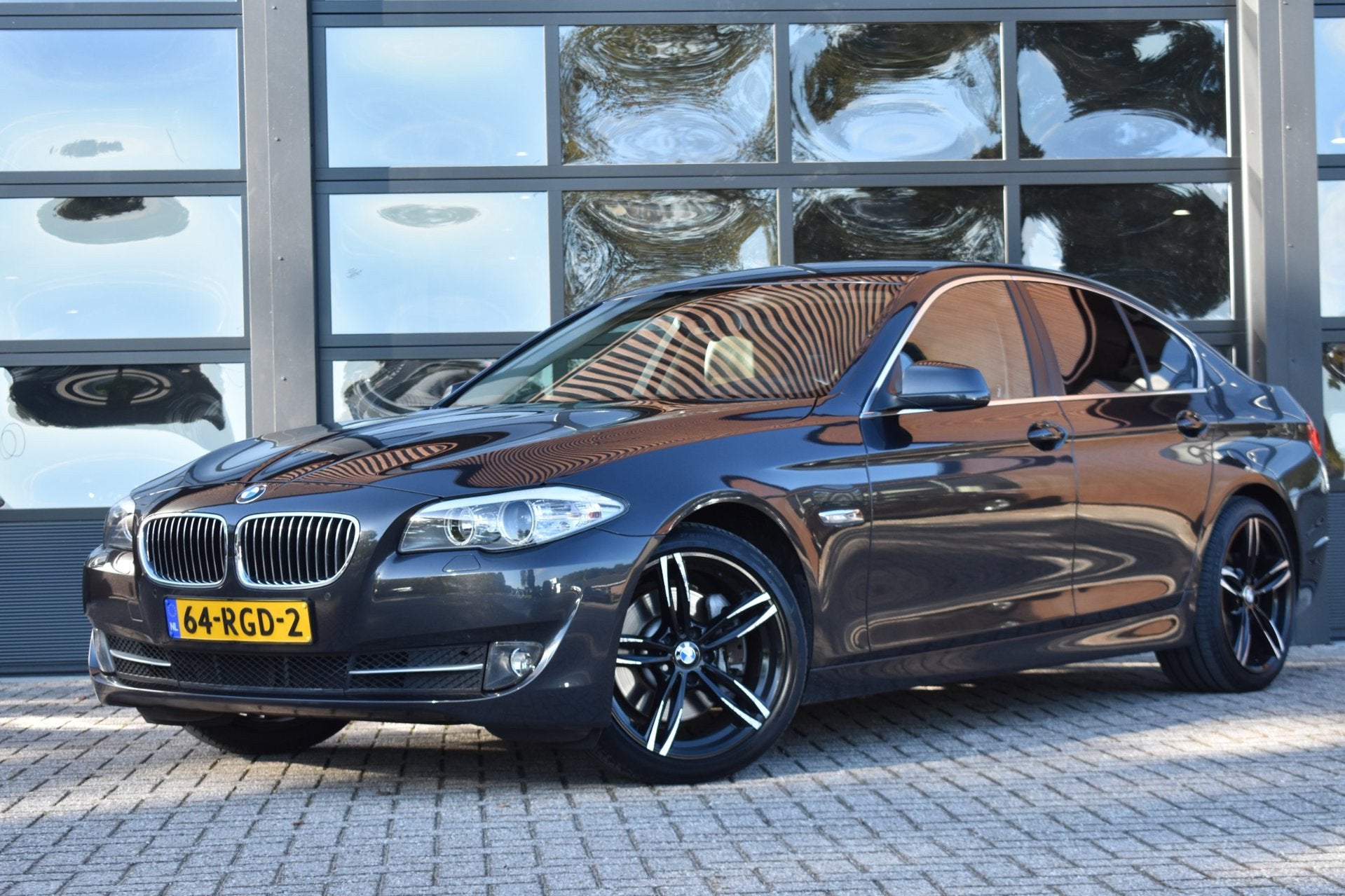 BMW 5-serie 528i Executive '11 Leder Navi Clima Cruise Inrui, Euro 5, Achterwielaandrijving, Gebruikt, Beige