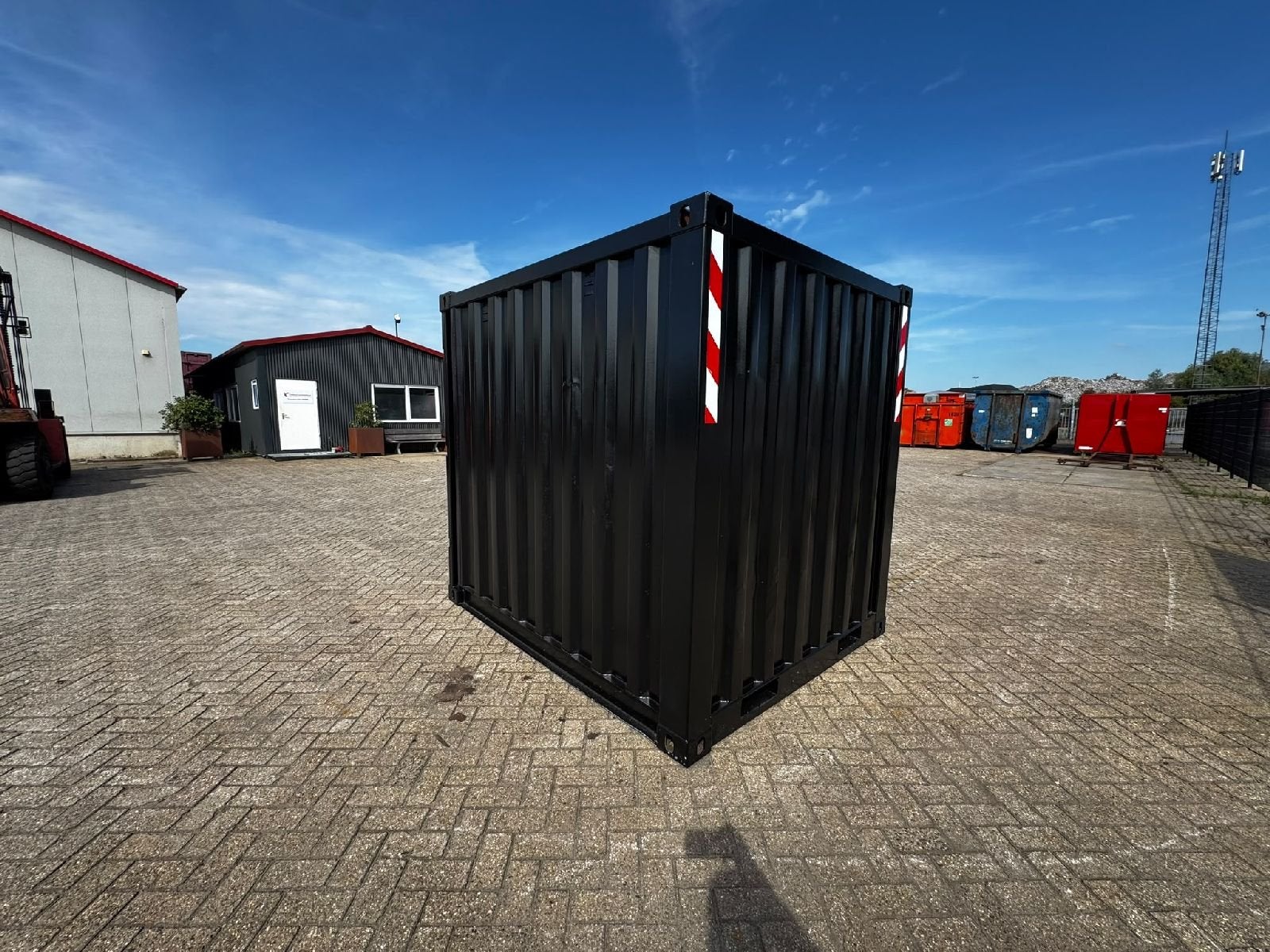 VERNOOY 8FT Jong Gebruikt met traanplaat vloer, Dave Vernooij, Dave@vernooy.nl, Kellensedwarsweg 9
4004JC  Tiel, NL