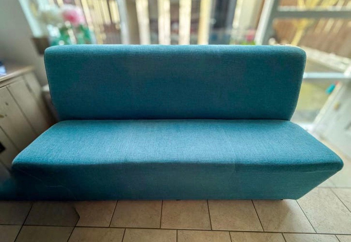 Mooie turquoise 5-persoons eetkamerbank op wieltjes, Ophalen, Zo goed als nieuw, 75 tot 100 cm, 150 tot 200 cm