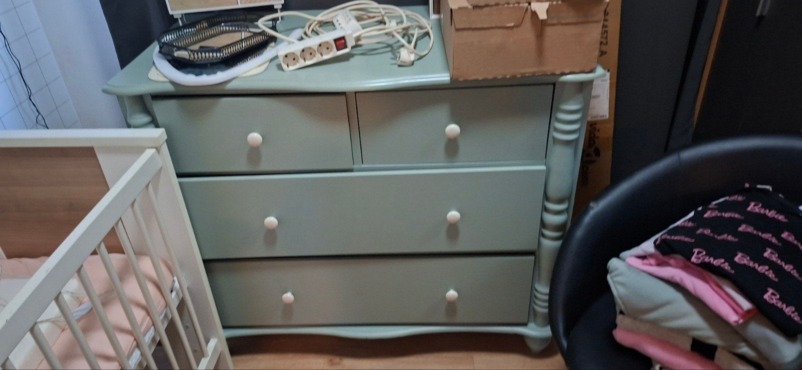 Kledingkast en commode baby, Kinderen en Baby's, Kinderkamer | Commodes en Kasten, Ophalen, Gebruikt, 50 tot 70 cm, 105 cm of meer