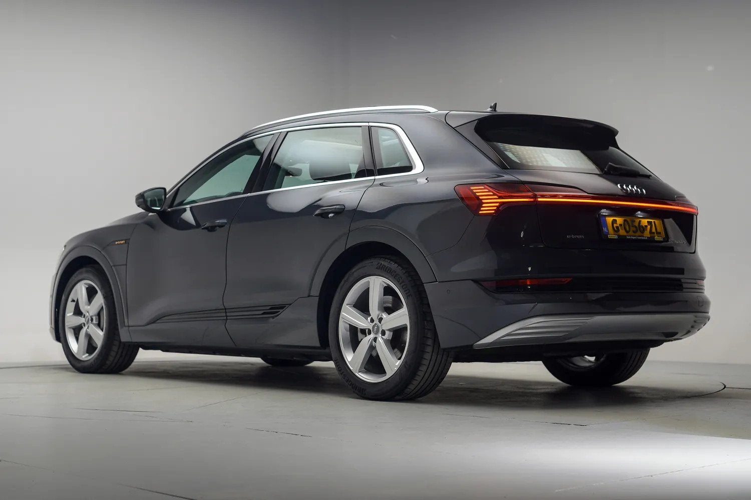 Audi e-tron 50 quattro Launch edition plus 71 kWh [ Panorama, Auto's, Automaat, 0 cilinders, 124 €/maand, Vierwielaandrijving