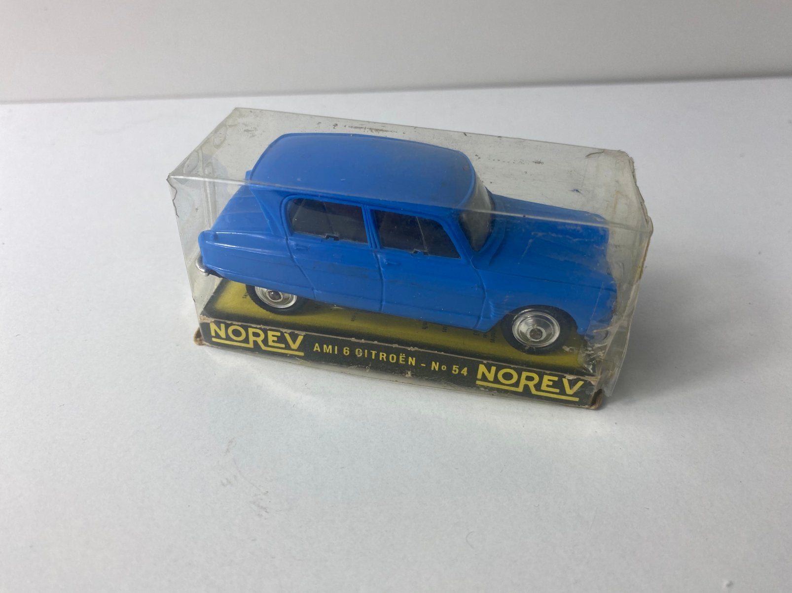 1:43 norev ciroen AMI 6-no 54-“ les miniatures plastigam, Ophalen of Verzenden, Auto, Norev