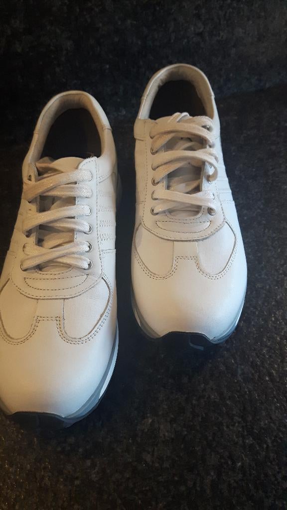 schoenen z.g.a.n, Wit, Wandelschoenen, Zo goed als nieuw, Ophalen