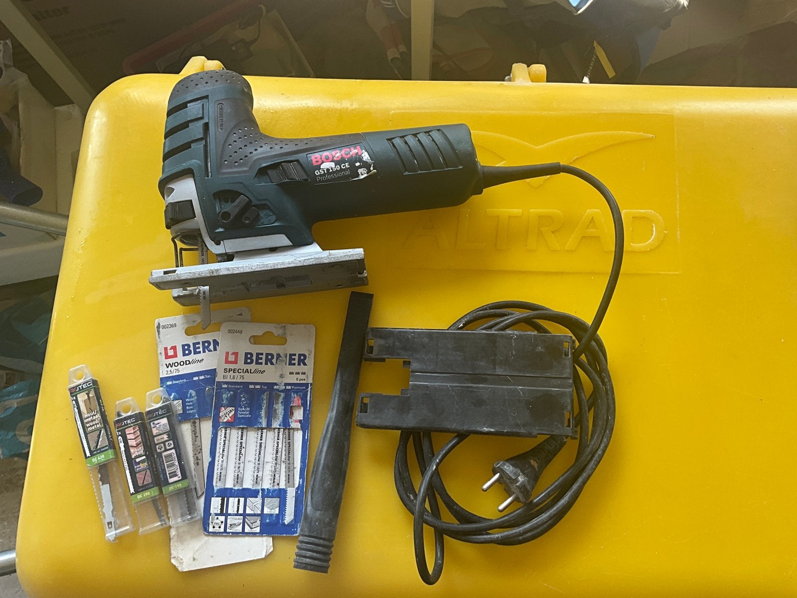 Bosch GST 150 CE Decoupeerzaag in koffer - 780W, Ophalen, Decoupeerzaag, Zo goed als nieuw, 30 tot 70 mm