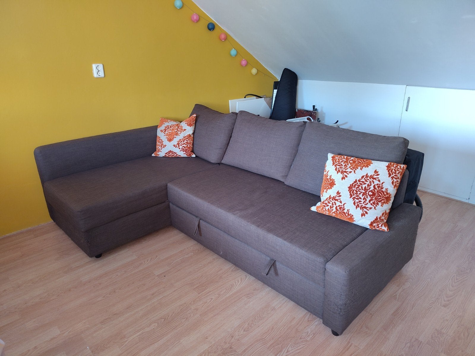 Ikea Friheten slaapbank Bruin, Ophalen, 250 tot 300 cm, Gebruikt, 125 tot 150 cm