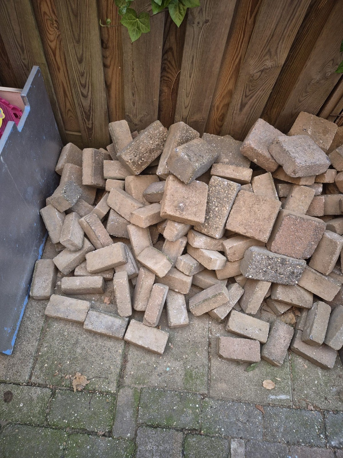 Gratis  bestrating, Ophalen of Verzenden, Beton, Klinkers