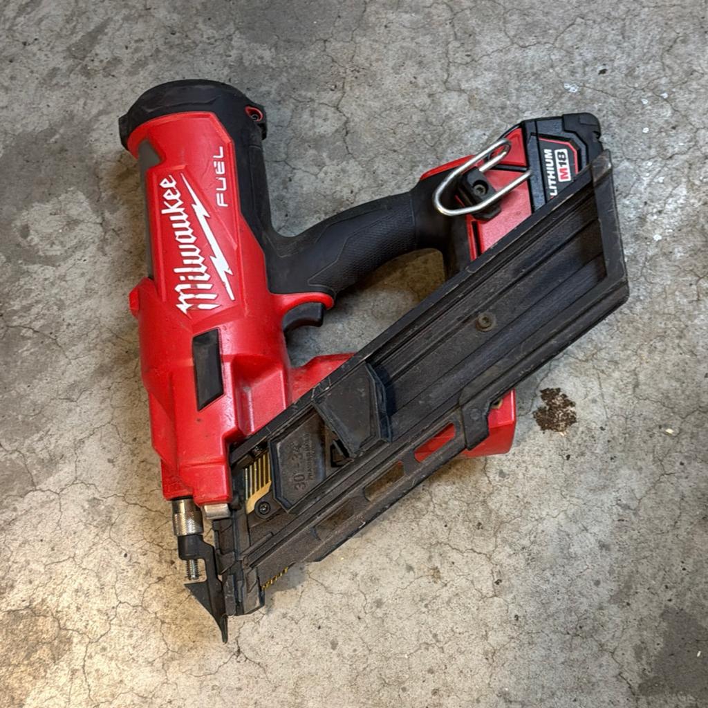 Milwaukee FUEL M18 Tackernailer - Zo goed als nieuw, Ophalen of Verzenden, Zo goed als nieuw