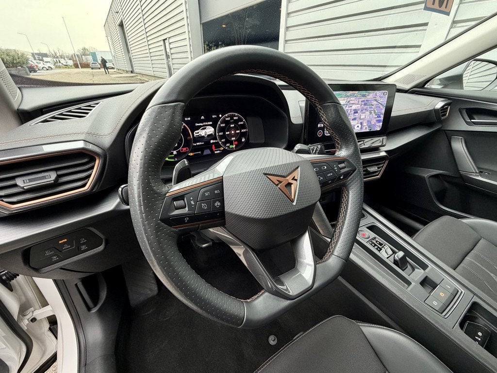 CUPRA Formentor 1.4 e-Hybrid PLUG-IN 204PK M2023 Rijk Uitger, 77 km/l, Gebruikt, Leder en Stof, Wit