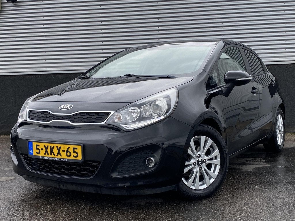 Kia Rio 1.2 CVVT World Cup Edition Nieuw geleverd en dealero, Auto's, 4 cilinders, Zwart, Origineel Nederlands, Handgeschakeld