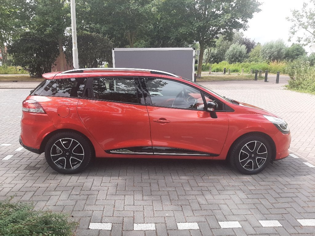 Renault Clio 0.9 TCE 90 Estate 2014 Rood, Voorwielaandrijving, Stof, Handgeschakeld, Particulier