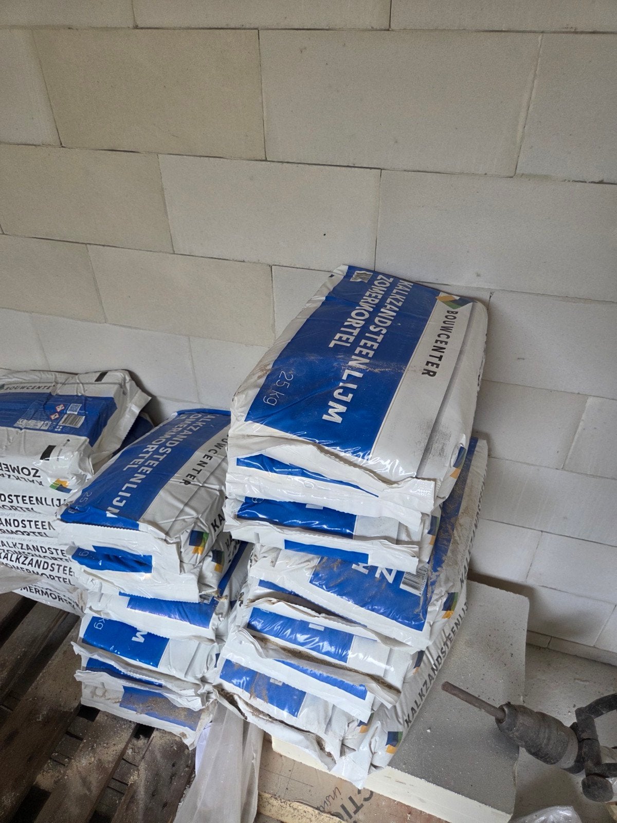21 zakKalkzandsteenlijm Zomermortel 25 kg, Doe-het-zelf en Verbouw, Ophalen, Nieuw, Kalkzandstenen