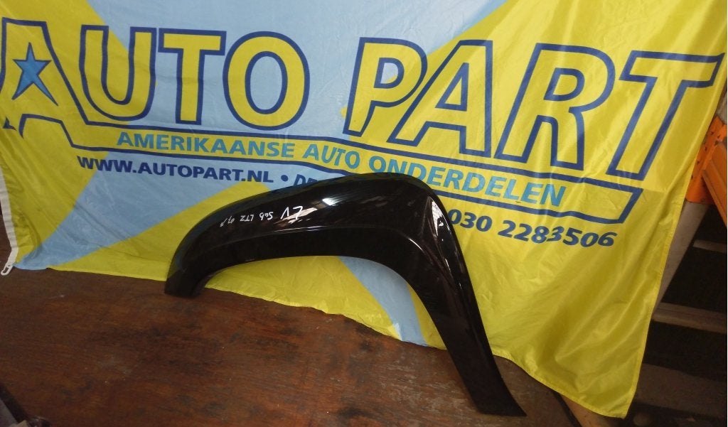 Chevrolet Avalanche 2007-2013 spatbord verbreder, Gebruikt, Info@gm.com, Voor, Ophalen of Verzenden