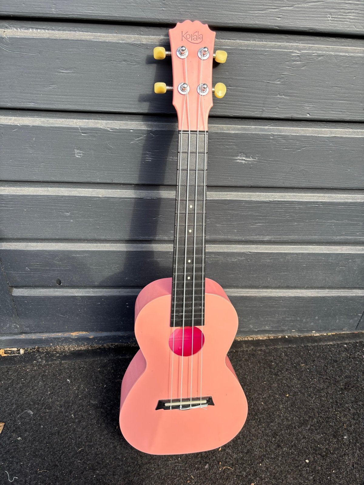 Gratis Roze speelgoed gitaar Korala Ukelele, Muziek en Instrumenten, Ophalen, Gebruikt, Ukelele