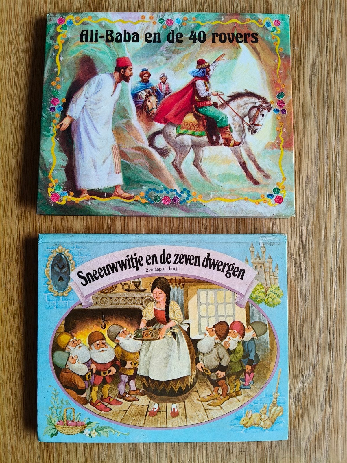 2x Sprookjes pop-up boeken: Sneeuwwitje en Ali Baba, Ophalen, Gelezen, Sprookjes