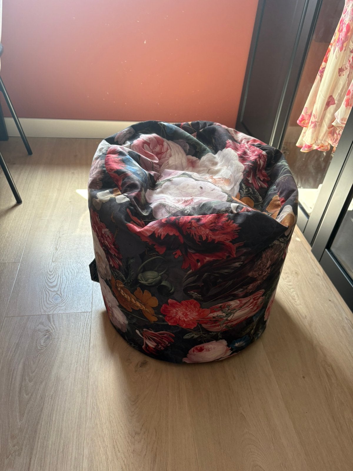 Poef met bloemen motief, Ophalen, Zo goed als nieuw, Rond, Minder dan 50 cm