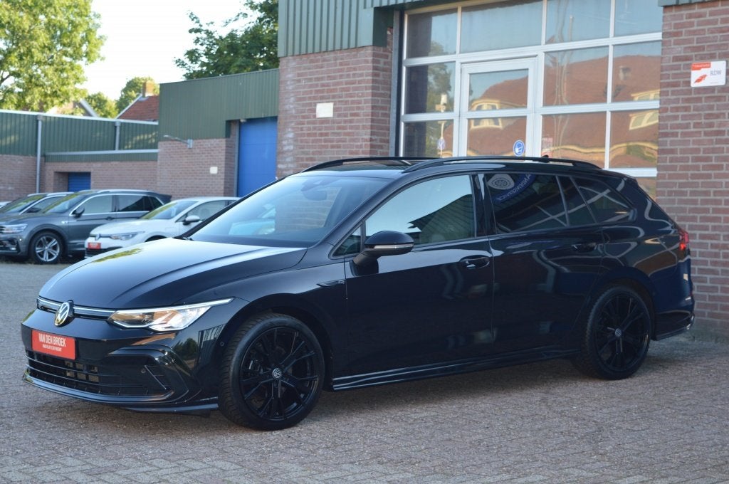 Volkswagen Golf Variant 1.5 eTSI R-Line | AUT - BLACKPACK -, Auto's, Volkswagen, Euro 6, 4 cilinders, 700 kg, Zwart