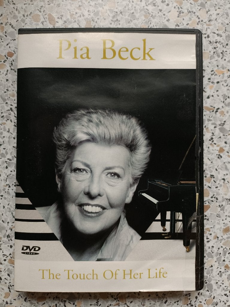 Een Biografie over "Pia Beck", The Touch Of Her Life., Inclusief doosje, Alle leeftijden, Gebruikt, Biografie