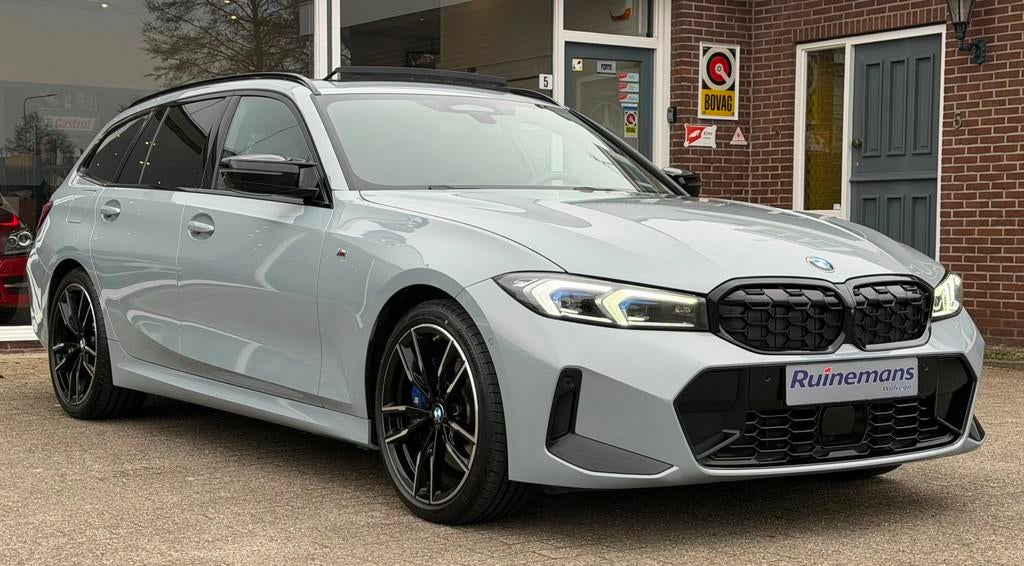 BMW 3-serie Touring M340i xDrive LCI / 360 / HUD / KEYLESS /, Auto's, BMW, Automaat, 1770 kg, 374 pk, Vierwielaandrijving