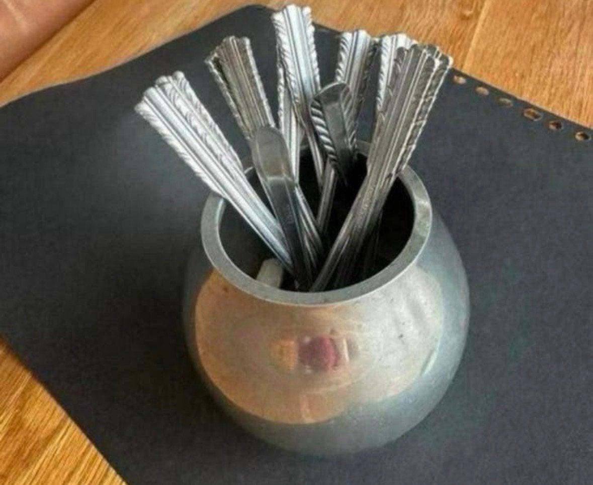 Tinnen lepel vaasje /12 klassieke Zilmeta thee lepeltjes, Antiek en Kunst, Ophalen of Verzenden