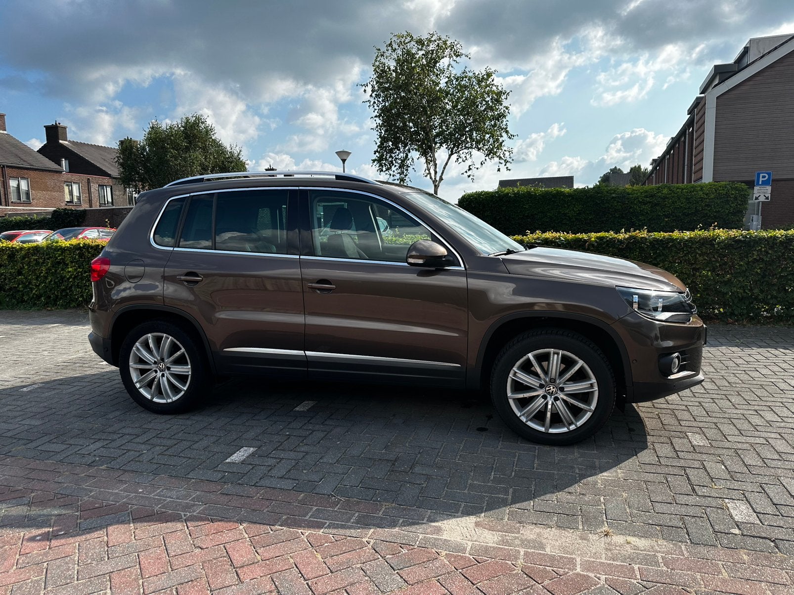 Volkswagen Tiguan 1.4 TSI 90KW 2012 Bruin, Auto's, Voorwielaandrijving, 15 km/l, 4 cilinders, Bruin