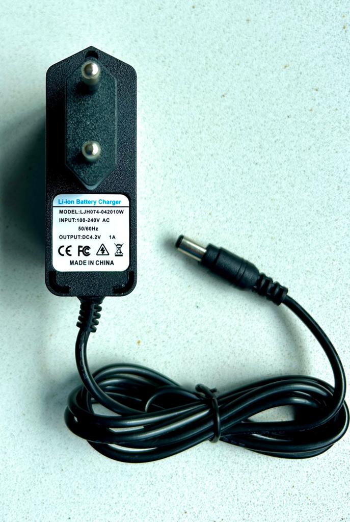 Oplader 4,2 volt 1 ampere, Ophalen of Verzenden, Nieuw