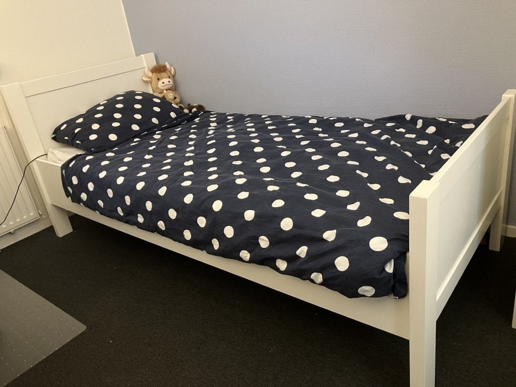 Eenpersoonsbed 210x90 wit, Huis en Inrichting, Ophalen, 90 cm, Eenpersoons, Zo goed als nieuw