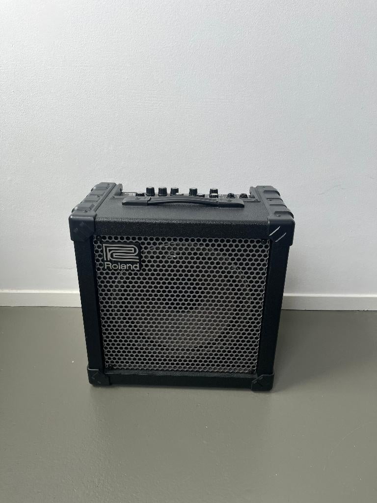 Roland Cube 30 gitaarversterker, Ophalen, Zo goed als nieuw, Gitaar, Minder dan 50 watt