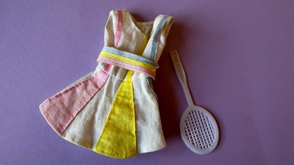 Barbie Sindy Fleur tennis outfit # 1287, Ophalen of Verzenden, Zo goed als nieuw, Kleertjes