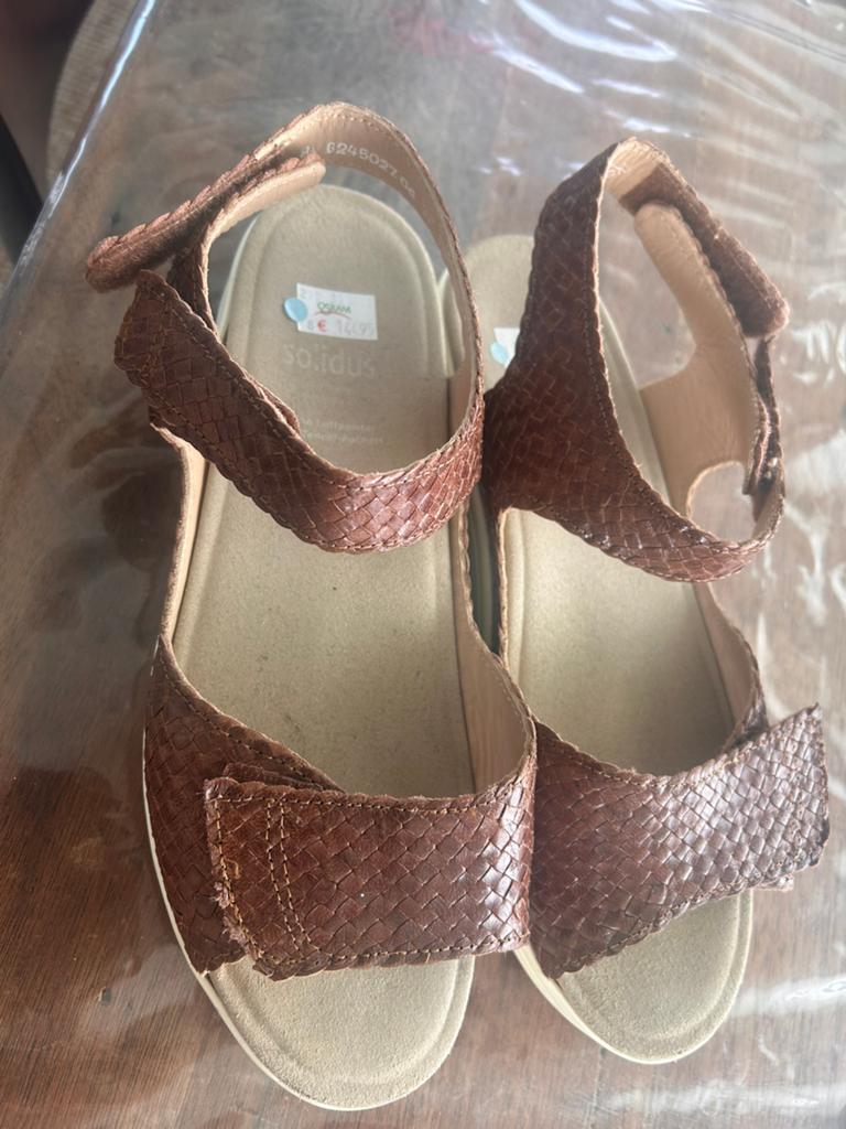 ZGAN nieuw Sollidus sandalen schoenen cognac maat 42, Ophalen, Zo goed als nieuw, Bruin, Sandalen of Muiltjes