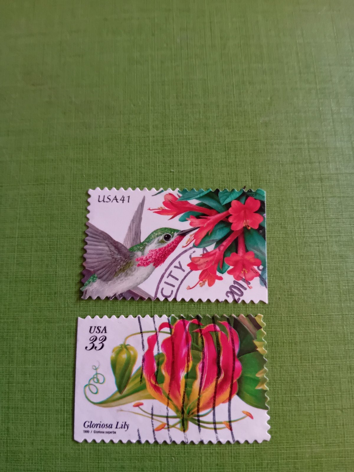 USA Postzegels: Kolibrie en Gloriosa Lelie (2 stuks), Ophalen of Verzenden, Gestempeld