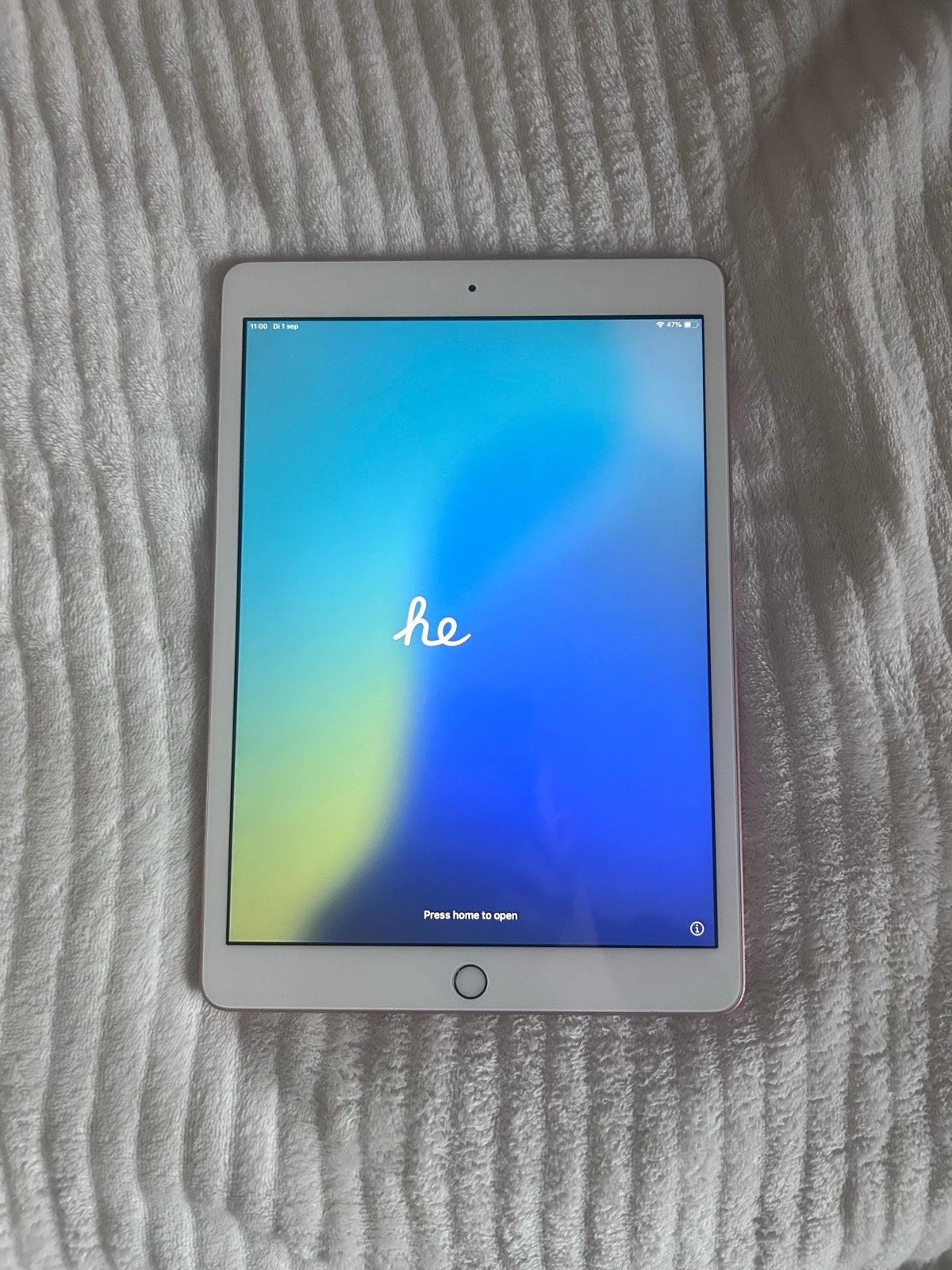 iPad 7e generatie met doos - Bieden toegestaan, Computers en Software, Ophalen of Verzenden, Gebruikt, Rose Goud