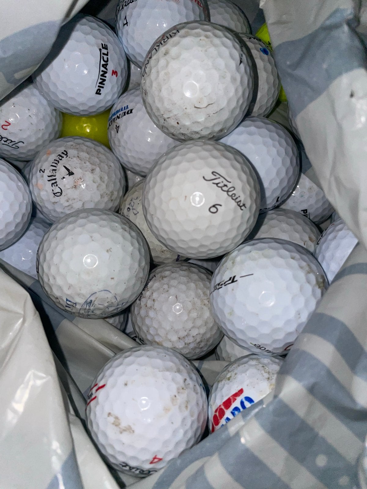 100 golfballen - Gebruikt, Ophalen of Verzenden, Gebruikt, Bal(len), Overige merken