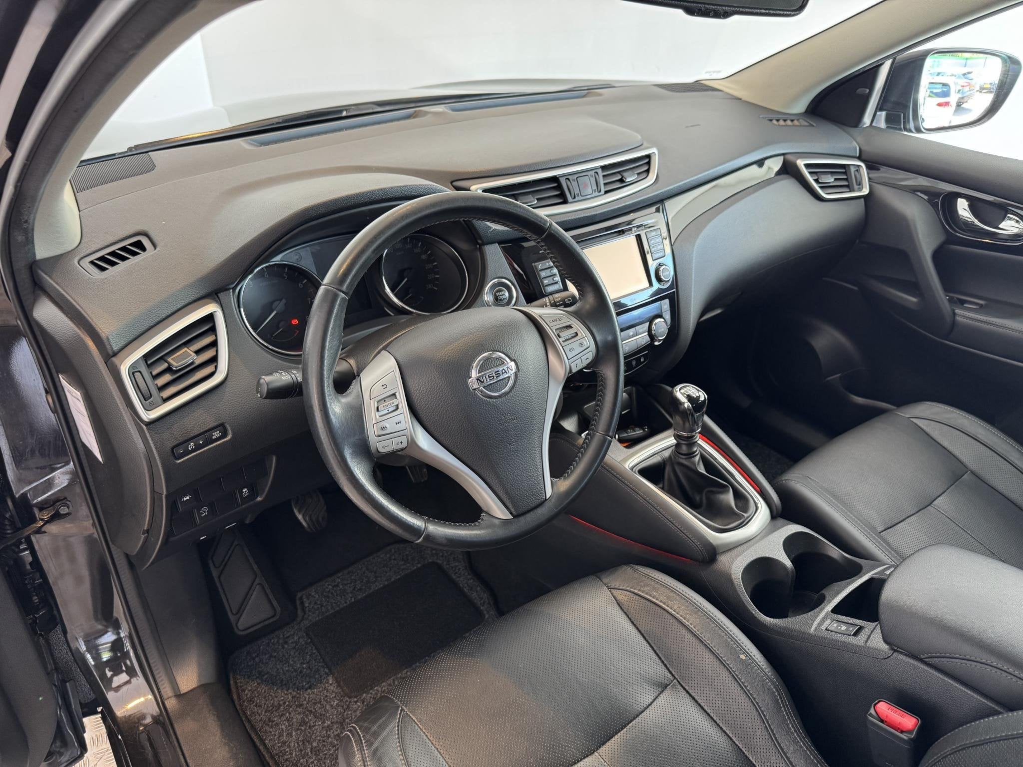 Nissan Qashqai 1.2 Tekna + Leder, Panoramadak, Auto's, Voorwielaandrijving, Gebruikt, Euro 6, 4 cilinders