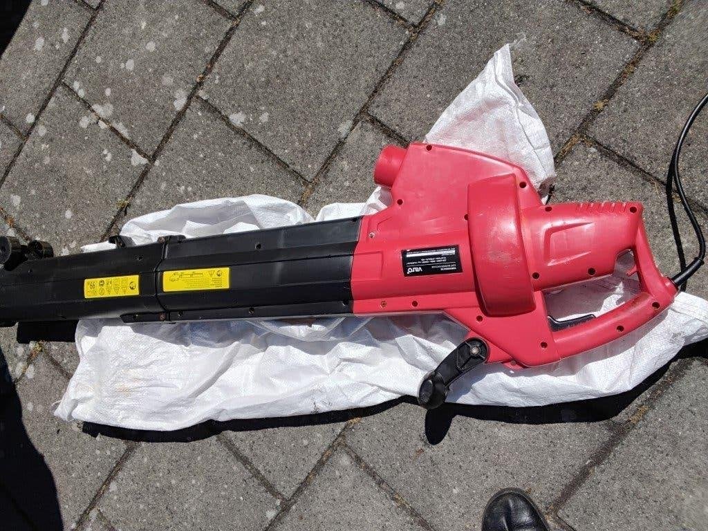 een zeer krachtige bladblazer type 3300W, Tuin en Terras, Ophalen of Verzenden, Gebruikt, Elektrisch