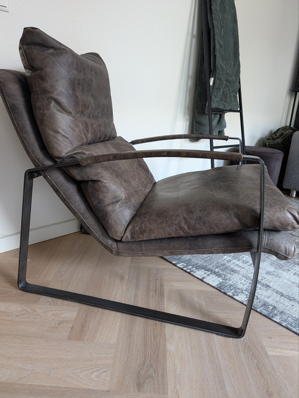 Comfortabele fauteuil Lex - grijs leer en metaal, Ophalen, Gebruikt, 75 tot 100 cm, 75 tot 100 cm