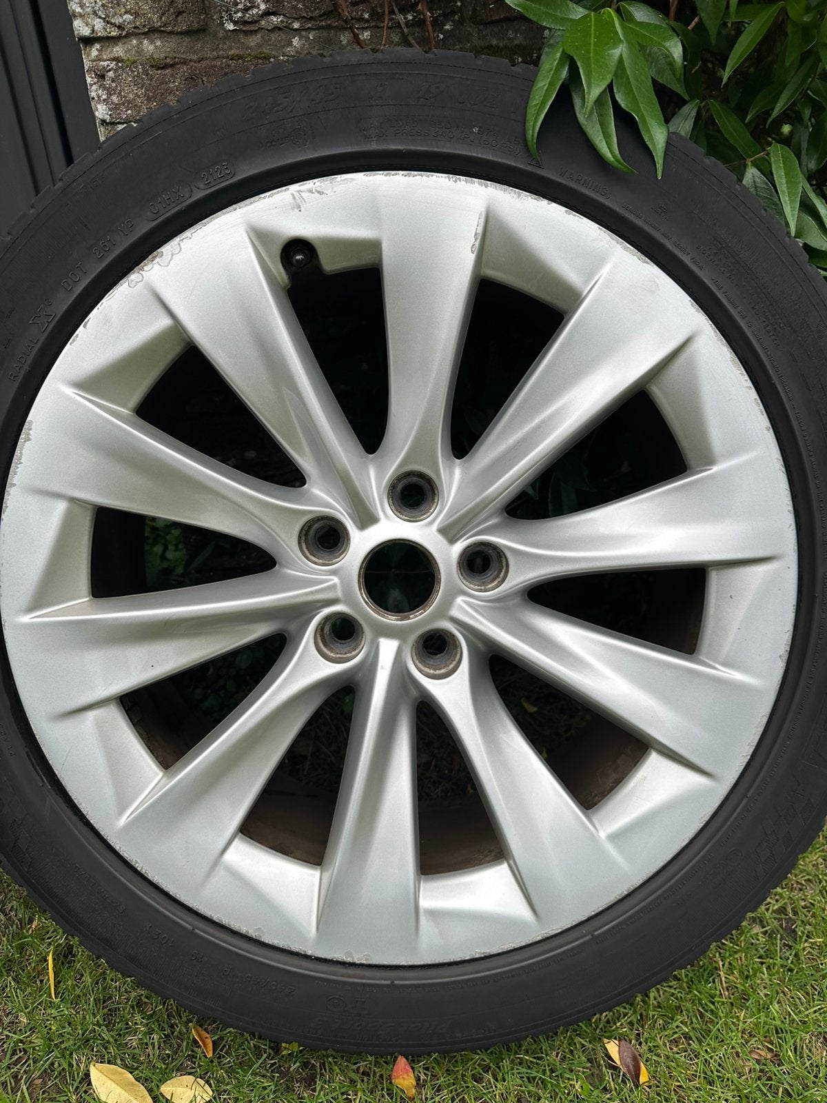 Foto 3 van Originele Tesla Velgen 19 inch model S