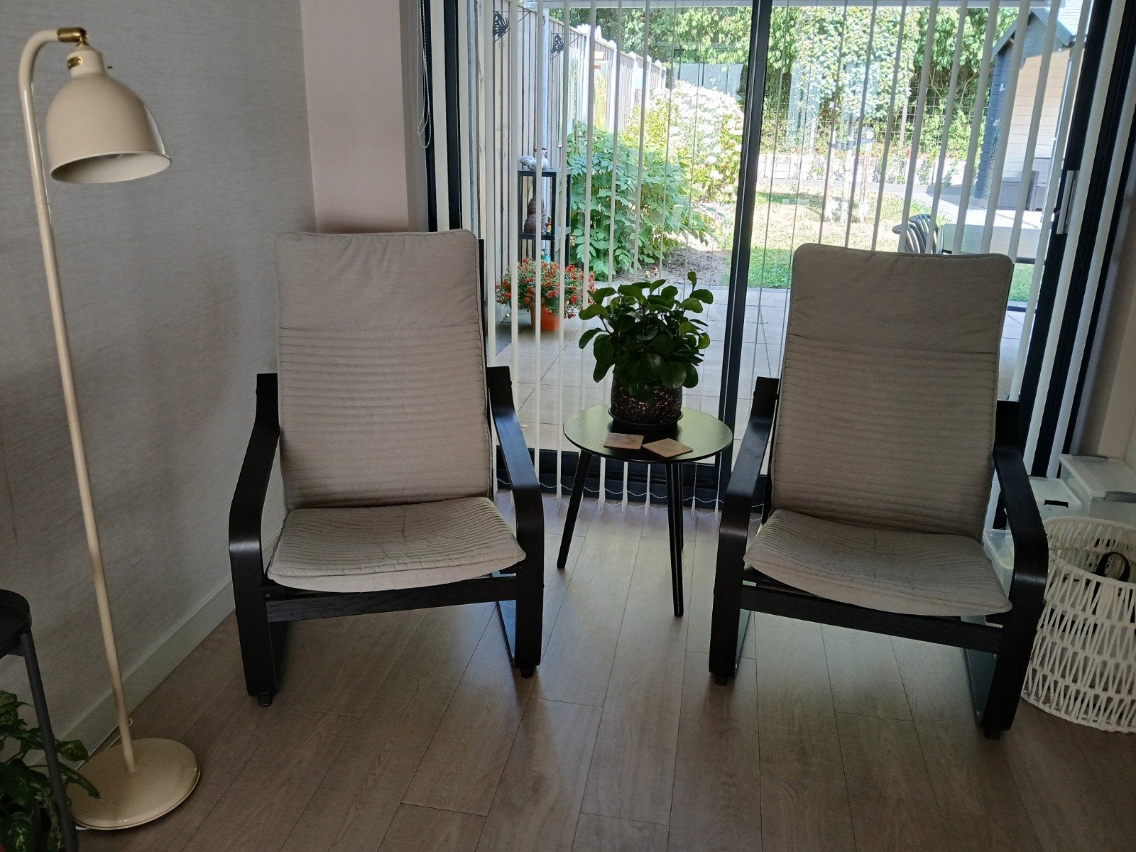 2x IKEA Poäng Fauteuil - Beige Kussens, Huis en Inrichting, Ophalen, Hout, Modern, Scandinavisch, 75 tot 100 cm