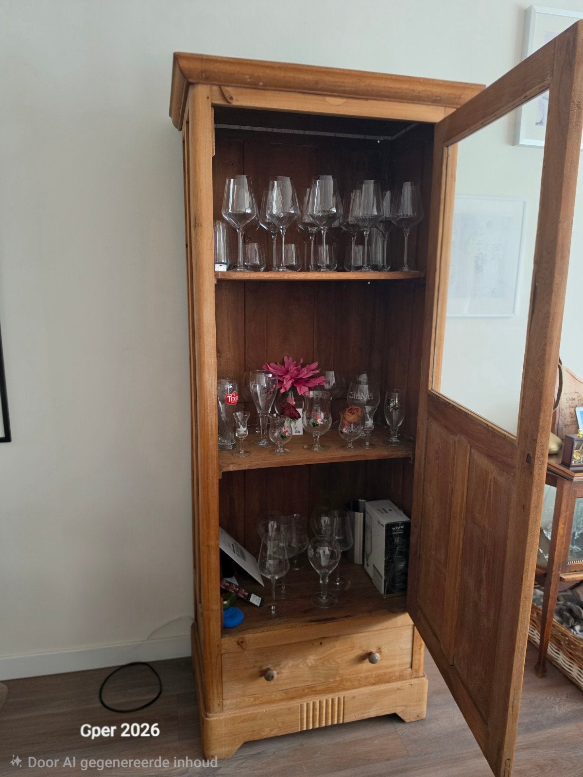 Ongelakte Massiefhouten Teakhouten Kast met Glazen Deur, Antiek en Kunst, Ophalen