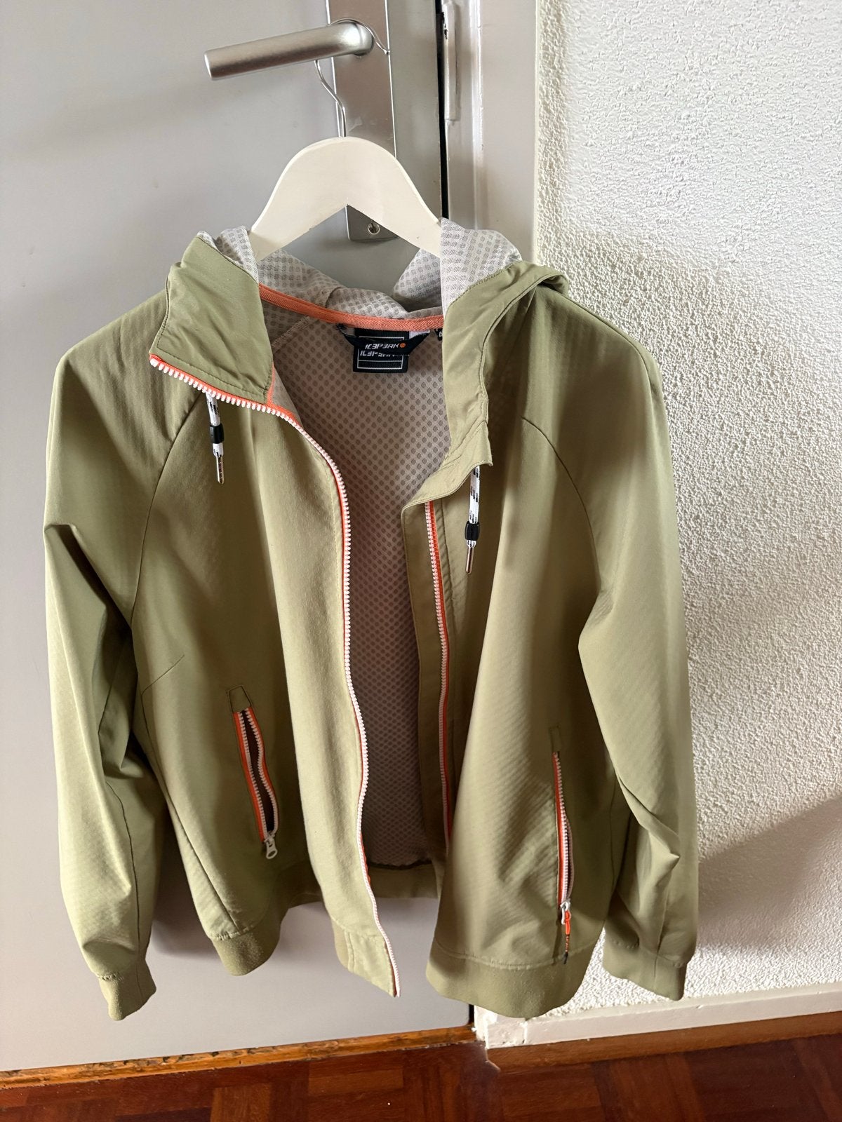 Icepeak softshell jas, lichtgroen, maat 46 (valt kleiner), Ophalen of Verzenden, Zo goed als nieuw, Maat 42/44 (L), Groen