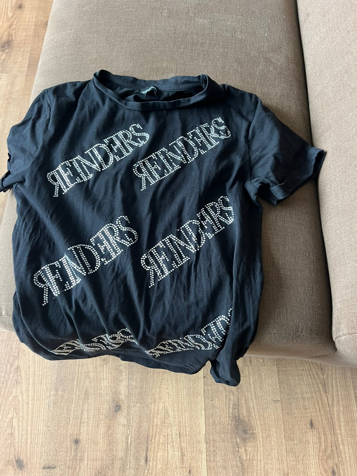 Zwart t shirt met steentjes, Ophalen of Verzenden, Zo goed als nieuw