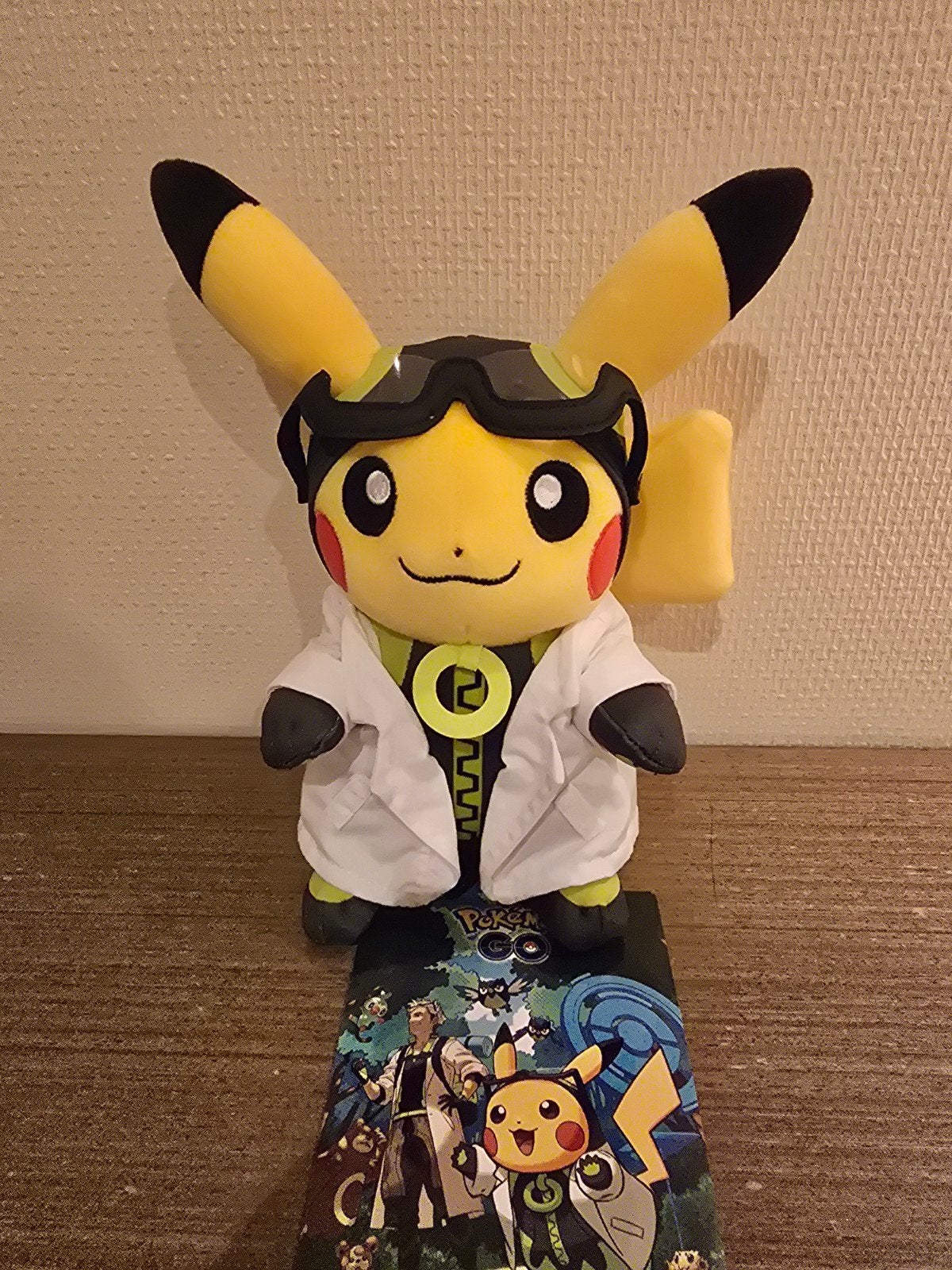 Pokemon go pikachu Willow's assistant pluche knuffel Japan, Geel, Overige typen, Nieuw, Ophalen of Verzenden
