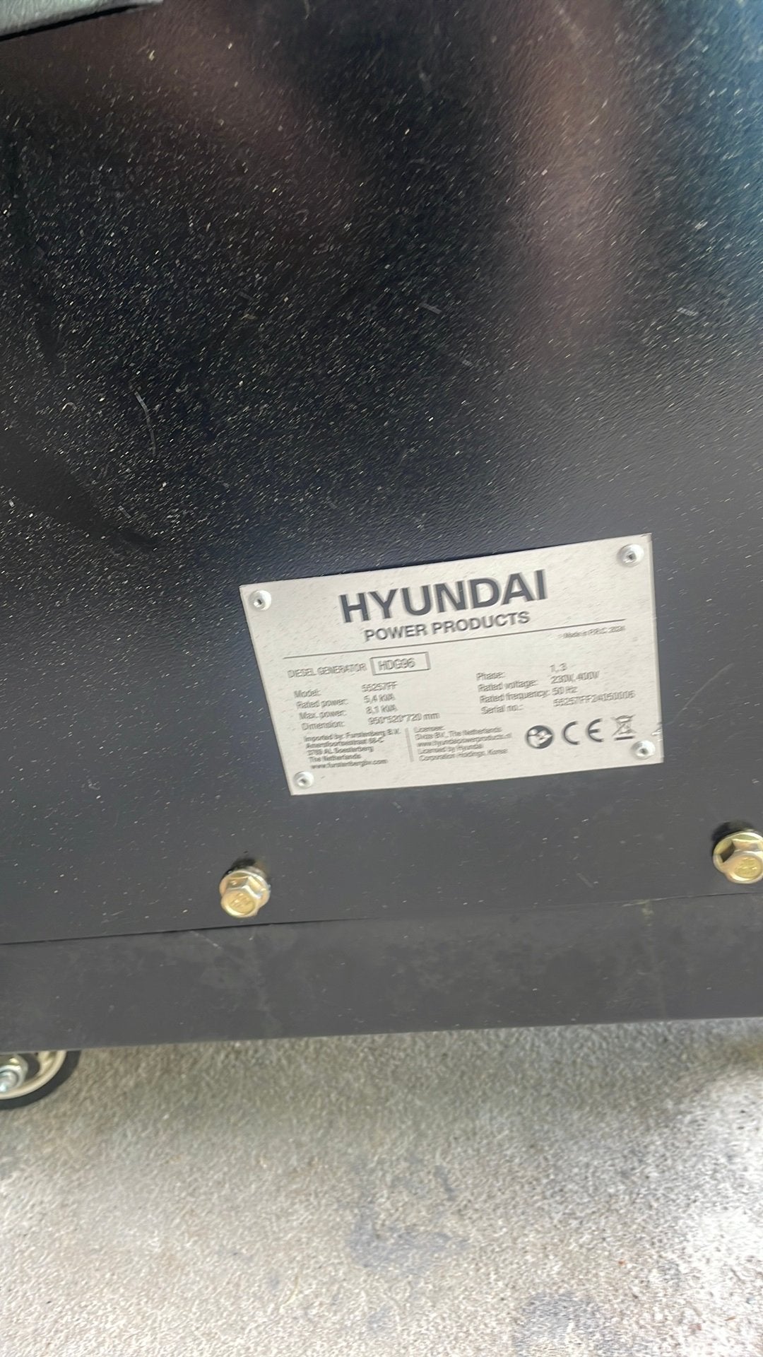 Hyundai hdg 96 generatie, Dieselolie, Geluidgedempt, Ophalen of Verzenden, Zo goed als nieuw