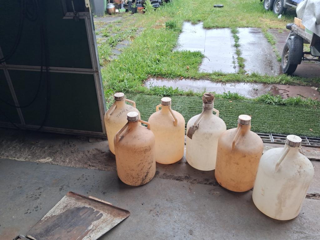 Vintage  Jerrycans (25 liter ), Ophalen of Verzenden