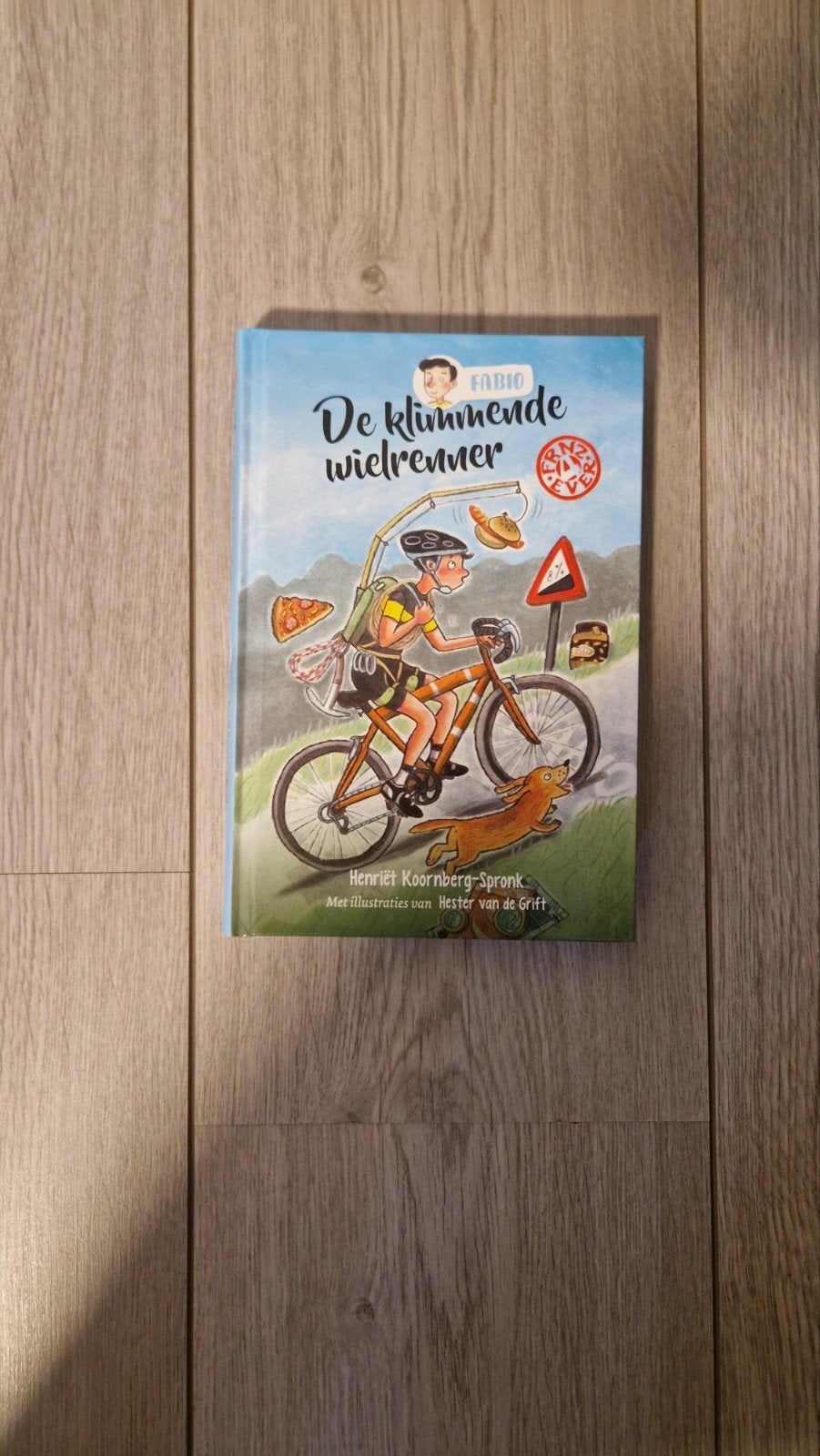 De Klimmende Wielrenner - Leuk boek voor jonge fietsers, Gelezen, Fictie algemeen, Ophalen of Verzenden, Henriët Koornberg-Spronk