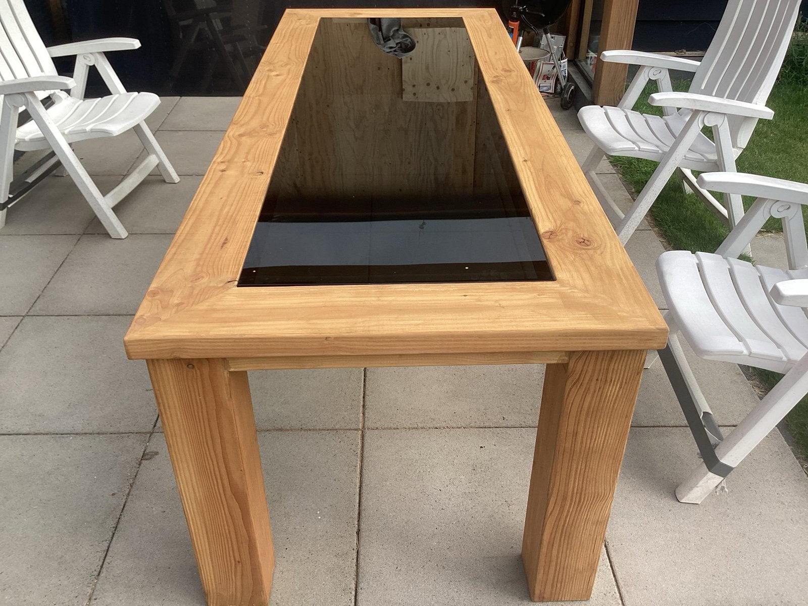 Robuuste houten douglas tafel met zwart glazen blad, Ophalen, 200 cm of meer, 50 tot 100 cm, Zo goed als nieuw