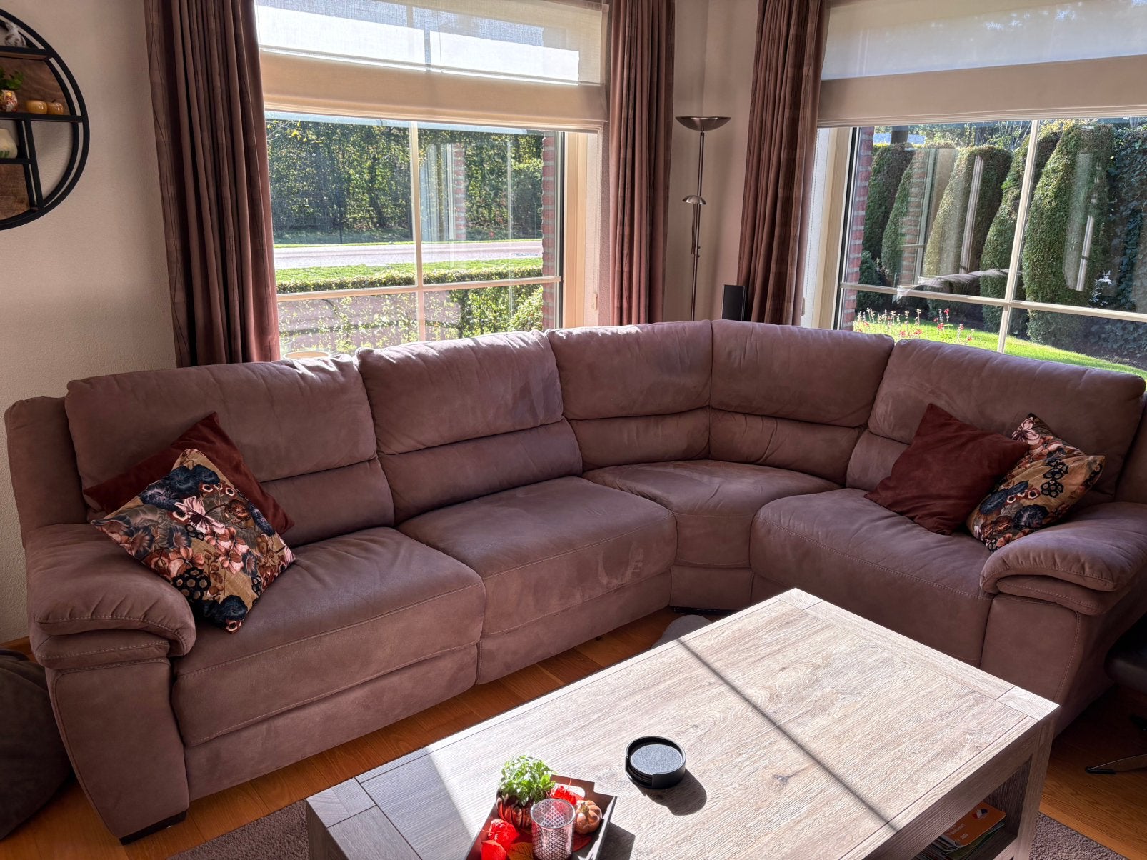 Hoekbank kleur taupe/bruin met relaxseat gratis af te hale, Ophalen, 250 tot 300 cm, Hoekbank, Zo goed als nieuw