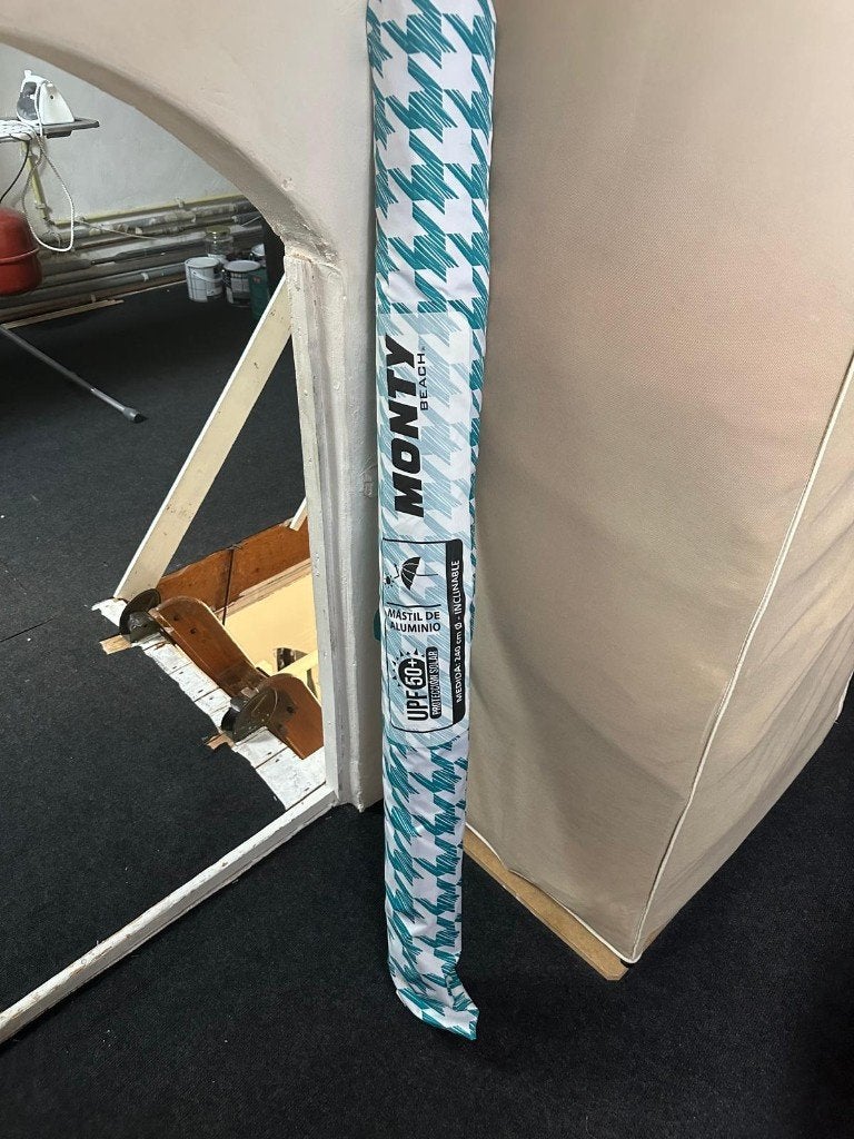 Nieuwe strandparasol MOMA Beach UPF50+ 240 cm, Ophalen, Kantelbaar, Nieuw, 2 tot 3 meter