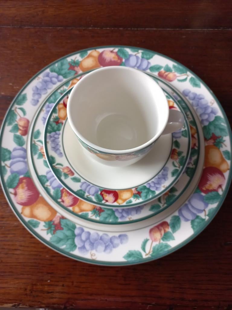 4p Servies, plat,ontbijt,kopen schotels! INTOstone ware.., Ophalen of Verzenden, Zo goed als nieuw, Porselein, Overige stijlen